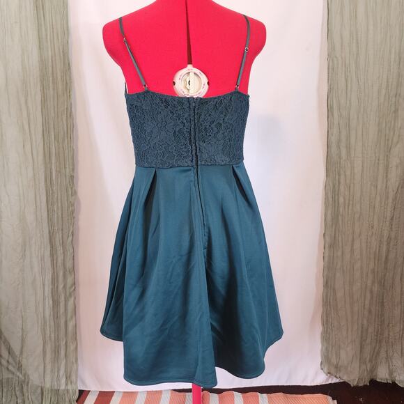 Charlotte Russe Green‎ Short  A-line Dress Lace Bodice Spaghetti Strap Large - Picture 4 of 6